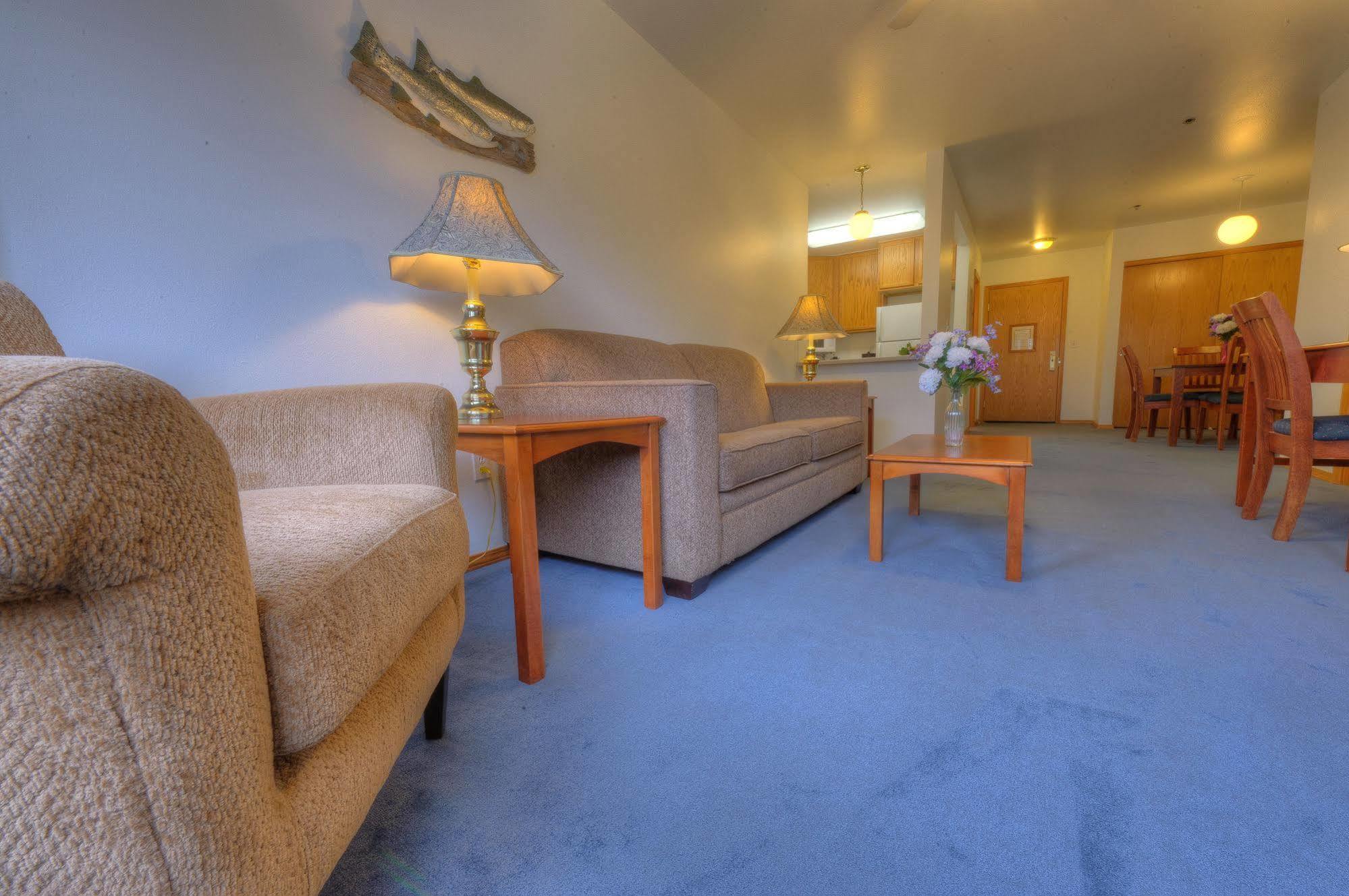 Frontier Suites Hotel In Juneau Kültér fotó